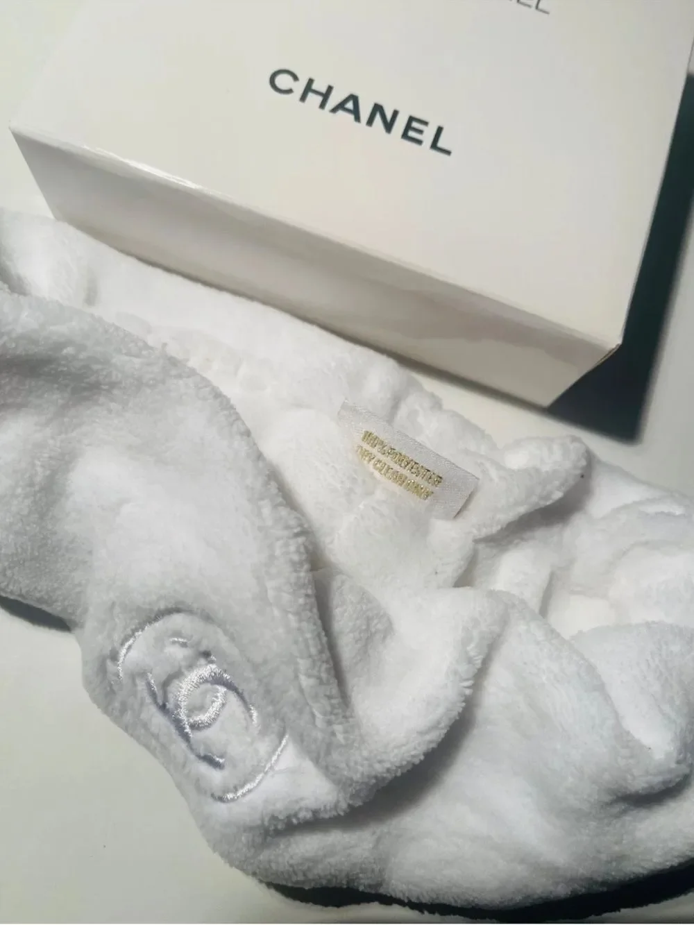 Chanel White Sublimage terry cloth Headband GWP Brand new in box